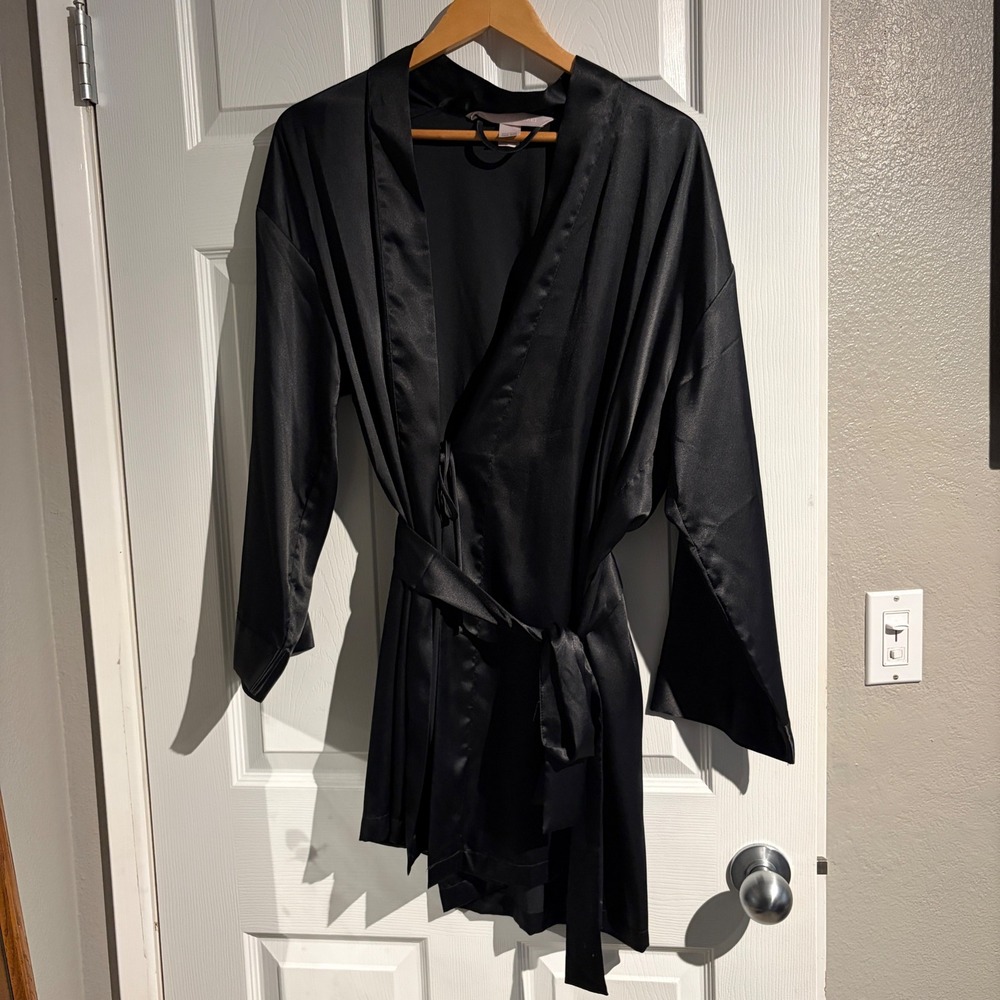 Victorias Secret Black Satin Robe Kimono Short Wrap Tie Waist OS